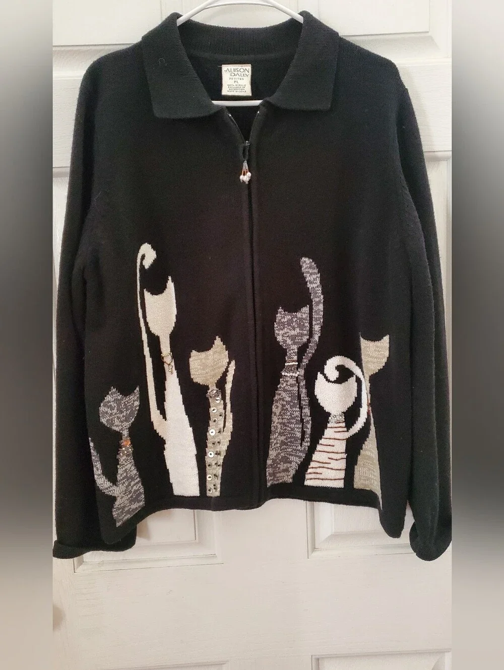 ALLISON DALEY VINTAGE Black Knit Sweater with portrait of Embellished Cats